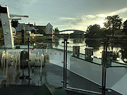 Das Flusskreuzfahrtschiff MS Joy am Straubinger Anlegesteg (&copy;Foto: Martin Schmitz)